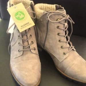 White Mountain Daisy Hiker Boot | Taupe Size 8.5 Medium NWT